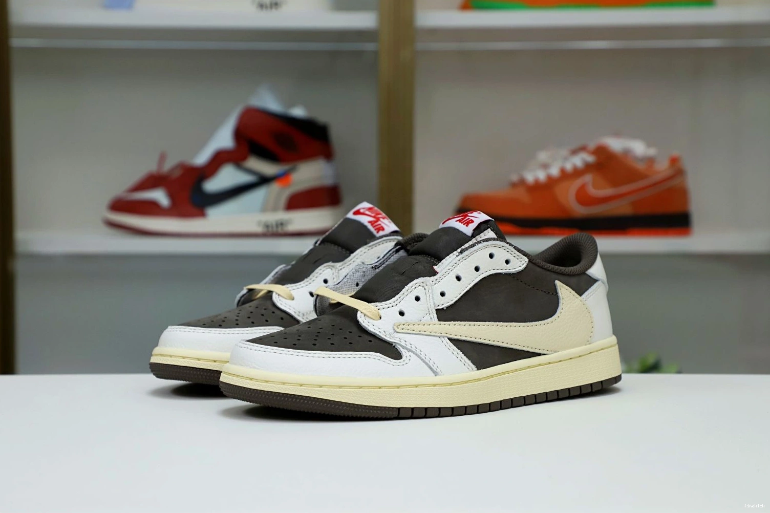 LOW OG SCOTT 1 AIR MOCHA REVERSE TRAVIS X JORDAN 0815